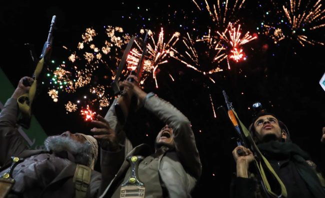 ХУТИТЕ ОТВОРИЈА НОВ ФРОНТ ВО ИРАНСКАТА ВОЈНА ОТКАКО ПОЧНАА ДА БЛОКИРААТ САУДИСКИ ТАНКЕРИ