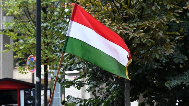 Унгарија гласа за уставниот амандман што овозможува разрешување на претседателот и Уставниот суд