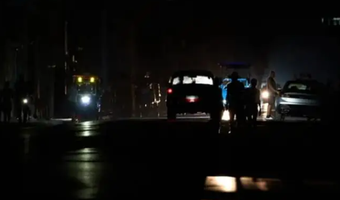 (ВИДЕО) Куба е во мрак, Кубанците пак протестираа