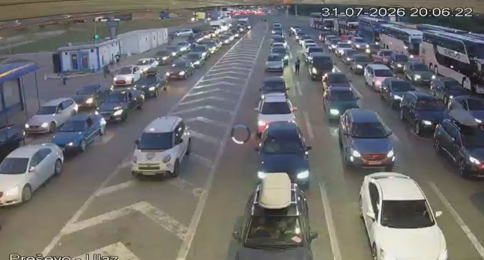 ФОТО: Продолжениот викенд ги наполни границите, еве каква е состојбата
