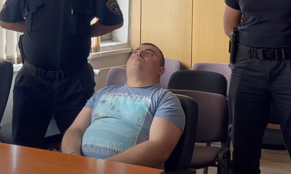 Обвинетиот сериски убиец од Старо Нагоричане гледаше во таван – почна судењето
