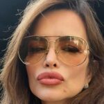(Фото) Северина ги најави новите песни облечена во провокативен фустан со танга