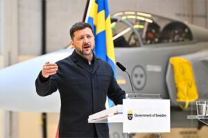 Зеленски: „Ние сме посилни и побрзи од Русија“