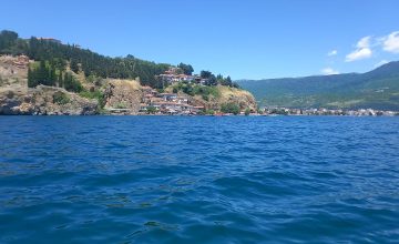 Променливо облачно со сончеви периоди