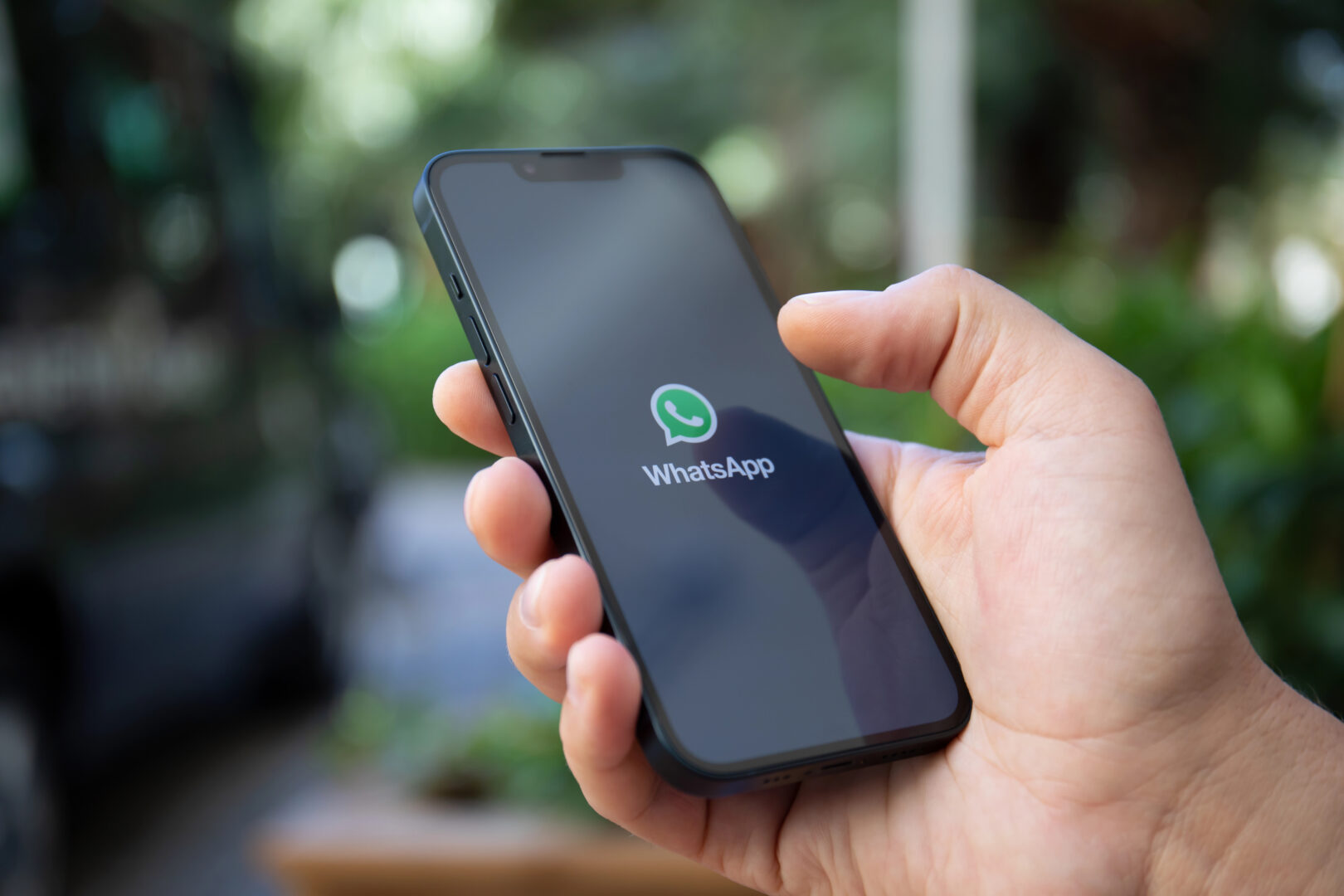 WhatsApp ја воведува промената што сите ја чекаа: Зелената точка доаѓа и на iPhone