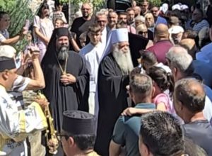 Крстот пристигнат од Светиот Гроб во Ерусалим ги собра верницте во Зубовце