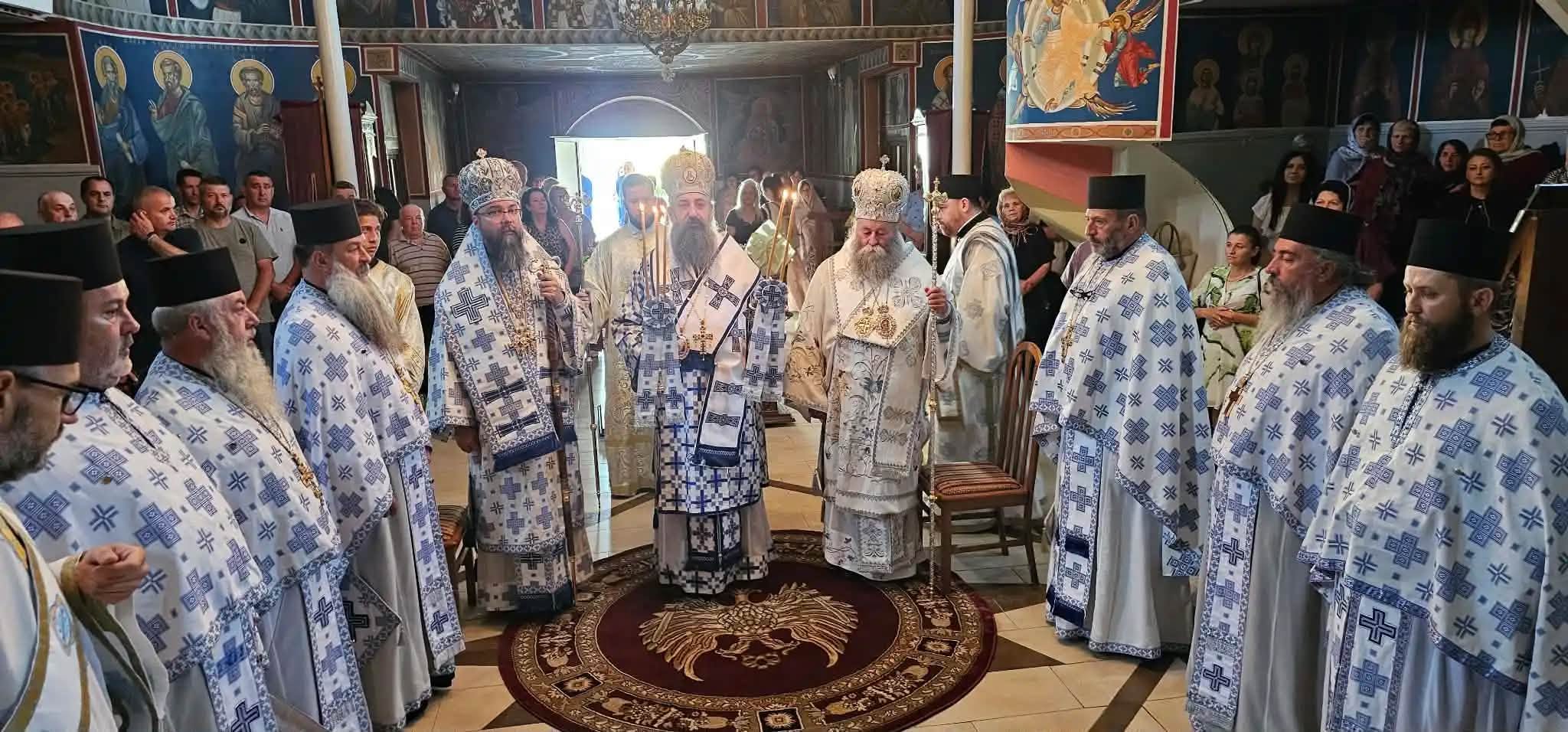 Литија со иконата на светиот апостол Павле низ Виница за Павловден