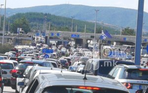 На преминот „Богородица“ кон Грција се чека околу 30 минути за излез од државата