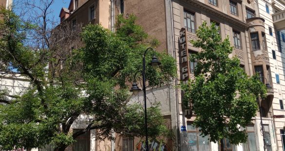 Хотел „Бристол“ со синџир на врата прослави 100 години