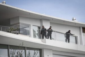 Малолетник од Англија загина во Грција – падна од хотелски балкон