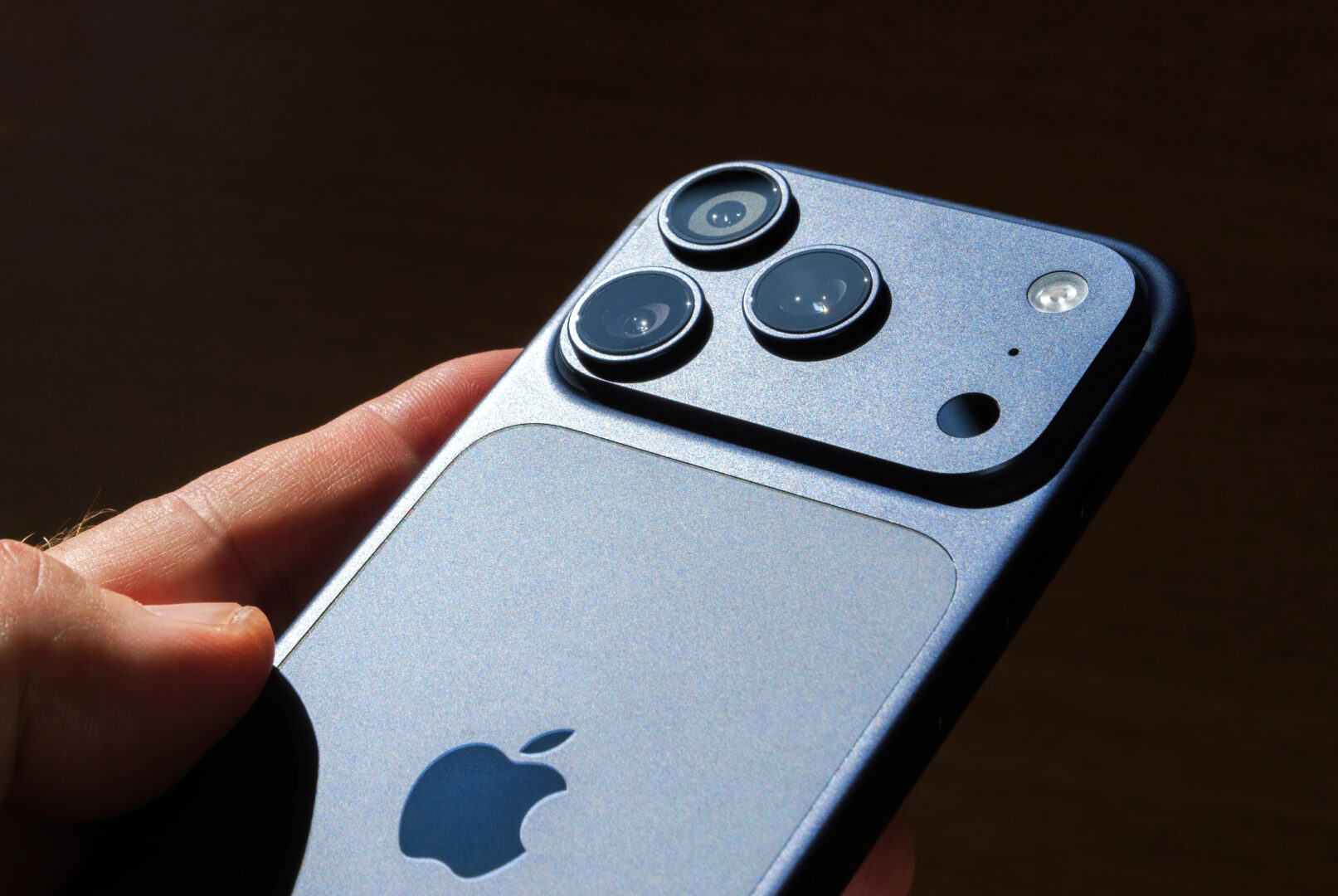 ВИДЕО: Вашиот iPhone ќе ви каже кога некој сака да ве измами