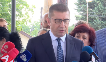 (ВО ЖИВО) Изјава за медиуми на претседателот на Владата, Мицкоски од посетата на Општина Кисела Вода