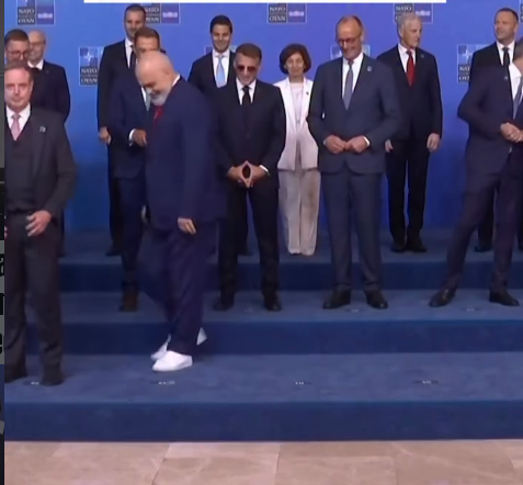 Еди Рама се врати во белите патики (ВИДЕО)