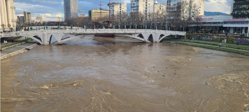 Подводните фонтани во Вардар остануваат надвор од функција