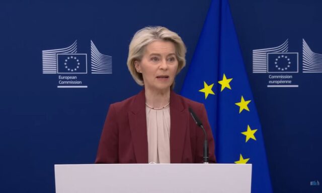 Директорот на Рајанер ја продолжува војната со претседателката на Европската комисија, ѝ го смени и името во „Бескорисна фон дер Лајен“