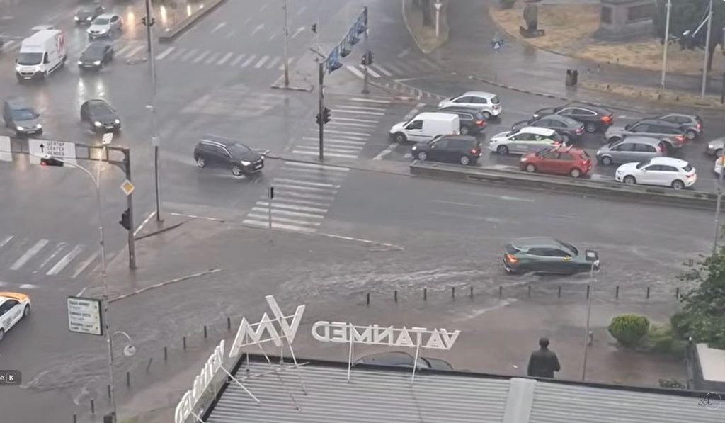 ЦУК: Граѓаните да поднесат барање за процена на штети по вчерашното невреме во Скопје