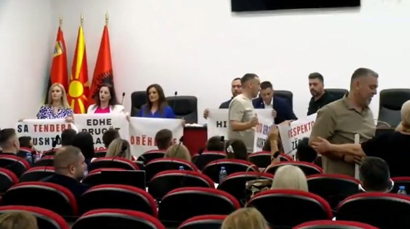 Расправии и несогласувања во Советот на Општина Тетово – ДУИ ја напушти седницата