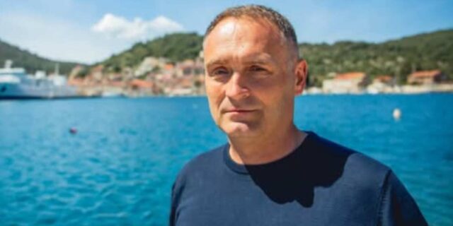Градоначалникот на Вис нокаутиран во центарот на градот