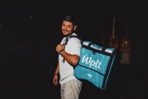 Не пропуштај гол: Wolt го носи match-day моментот дома