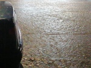 Поплавени дворови, подруми, улици во Скопје по силното невреме