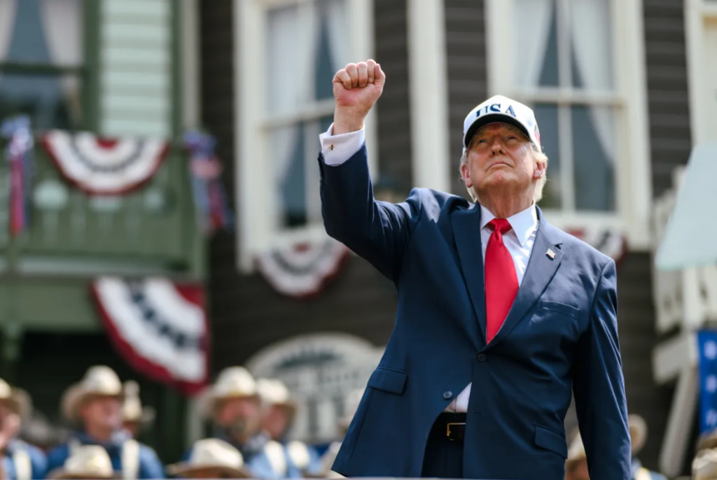 „Најдоброто допрва доаѓа“: Трамп на 250-годишнината на САД порача дека започнува „златната ера на Америка“