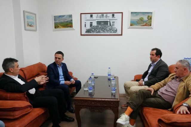 Тројца функционери на ВЛЕН добиле забрана за влез во Албанија, партијата бара одговори
