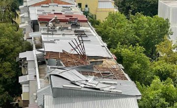 Петнаесет повредени, над 1.000 повици до 112 и голема материјална штета по силното невреме во Скопје