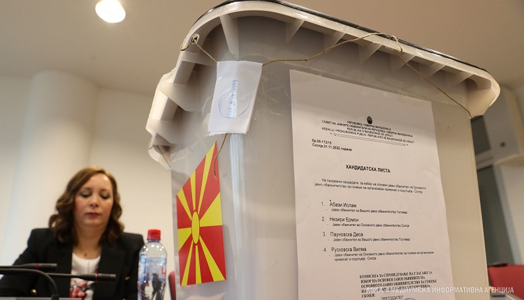 Откако се „потрошија“ водејќи инает со власта за изборните правила, СДСМ и Левица се испокараа меѓу себе