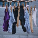 Неагресивни решенија што можат да ја вратат белината на чорапите