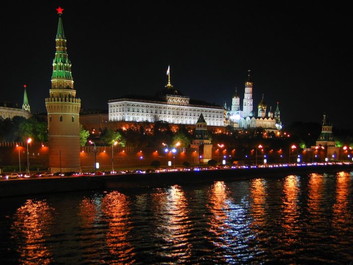 СТУДЕНА НОЌ ВО МОСКВА: Температурата се спушти до 9,7 степени навечер, минатиот јули беше најтоплиот што Русија го измерила