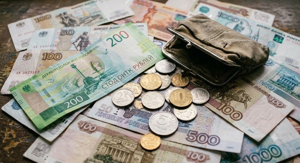 Просечната плата во Русија е повисока отколку во три земји од ЕУ?