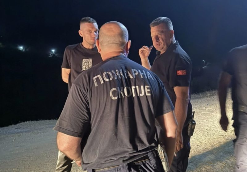 Пожарникари ќе дежураат цела ноќ за да го заштитат селото Габер и околните населени места
