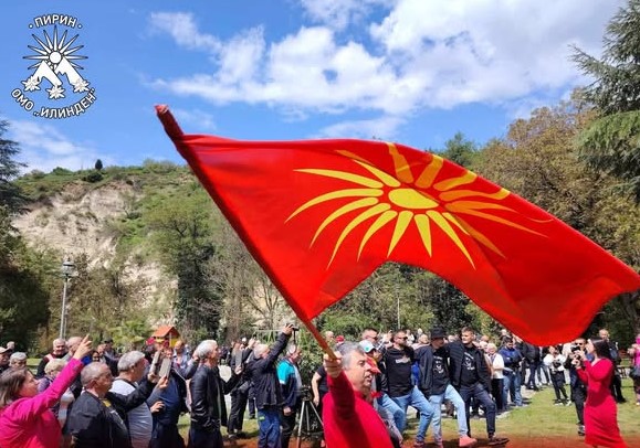 Радев: Бугарија ги почитува различните етнички заедници