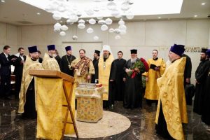 Митрополит од Грчката црква во Русија и покрај прекинатото општење со Московската патријаршија