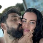 (Фото) Мал гест, голема љубов: Мина Наумовиќ откри како братчето ја покажува приврзаноста кон сестра си