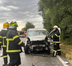 Двајца тешко повредени во сообраќајка кај Тајмиште