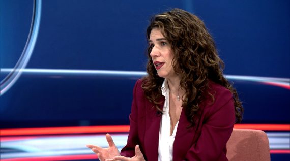 Одлуката на Уставниот суд допира и прашања на можен институционален притисок, вели Јошевска-Анастасовска