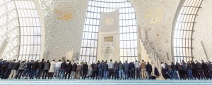 Германија повторно се соочува со прашањето: Колку е силно влијанието на исламистичките идеи кај младите муслимани?