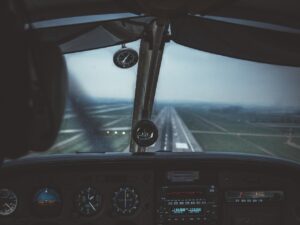 Пепелта од Етна повторно го ограничи воздушниот сообраќај на аеродромот во Катанија