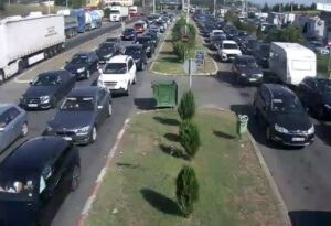 Еден час чекање на Табановце и Богородица за излез од Македонија