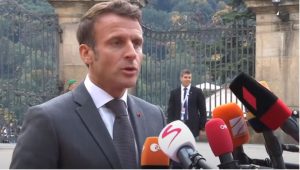 Макрон ги осудува новите руски напади врз Киев, најавува зголемен притисок врз Москва