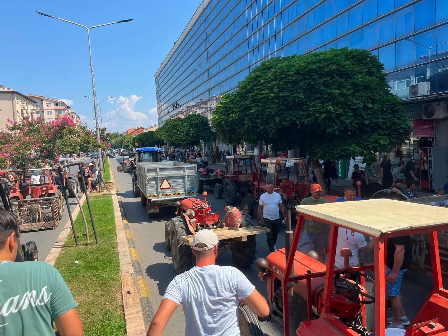 ВМРО-ДПМНЕ: Заев ја диктира цената на откупот на црвената пиперка
