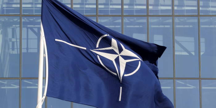 НАТО изрази подготвеност да одговори на каква било закана по информациите дека Иран размислува да нападне американски воени цели во Европа