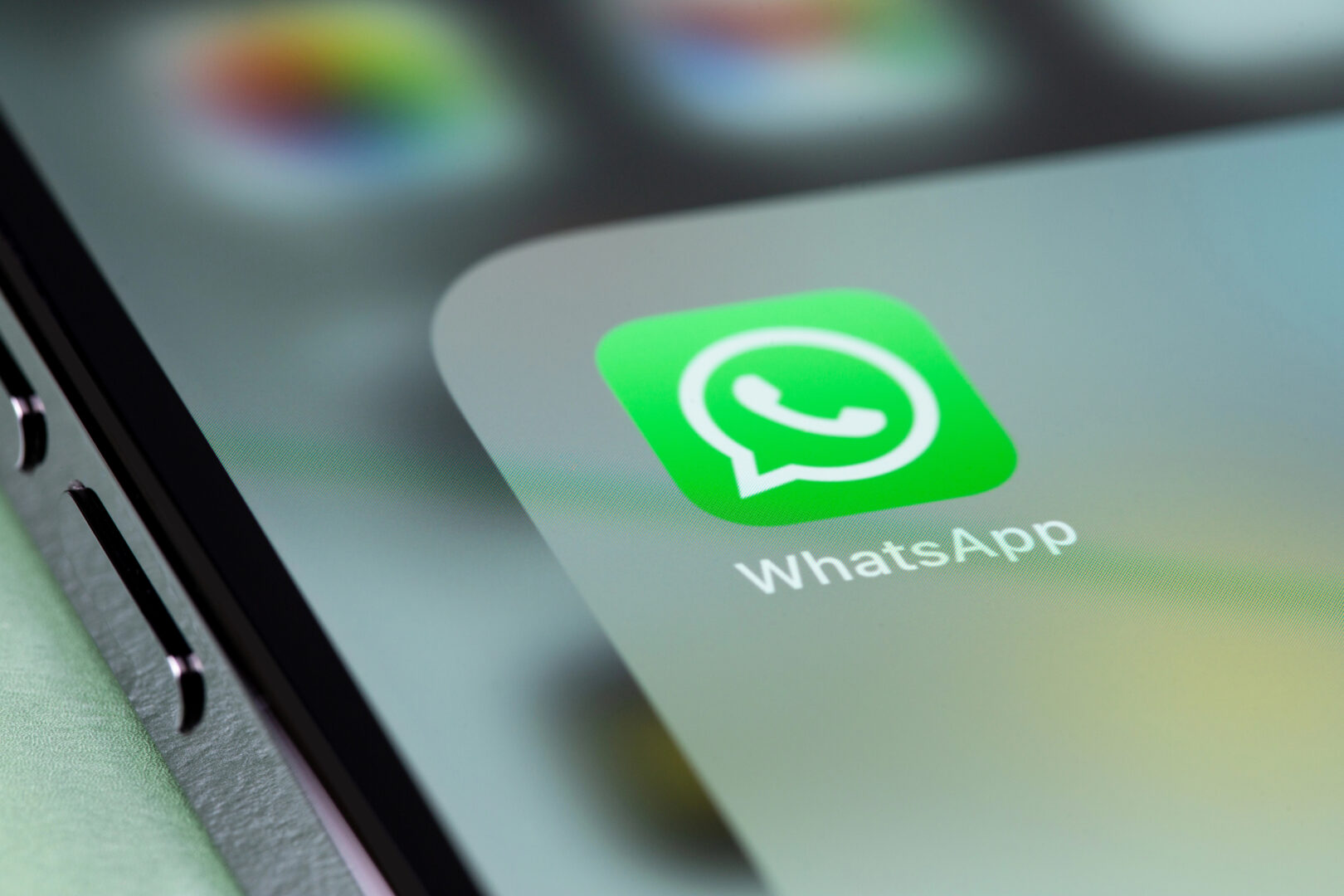 WhatsApp воведува нова функција: Апликацијата самата ќе ве предупредува за измами