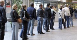 Невработеноста во Германија повторно над три милиони лица