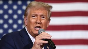 Трамп: „Можеби наскоро ќе го прогласам Ормутскиот Теснец за американска територија“