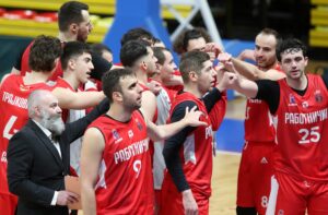 Работнички на чекор до топ-засилување