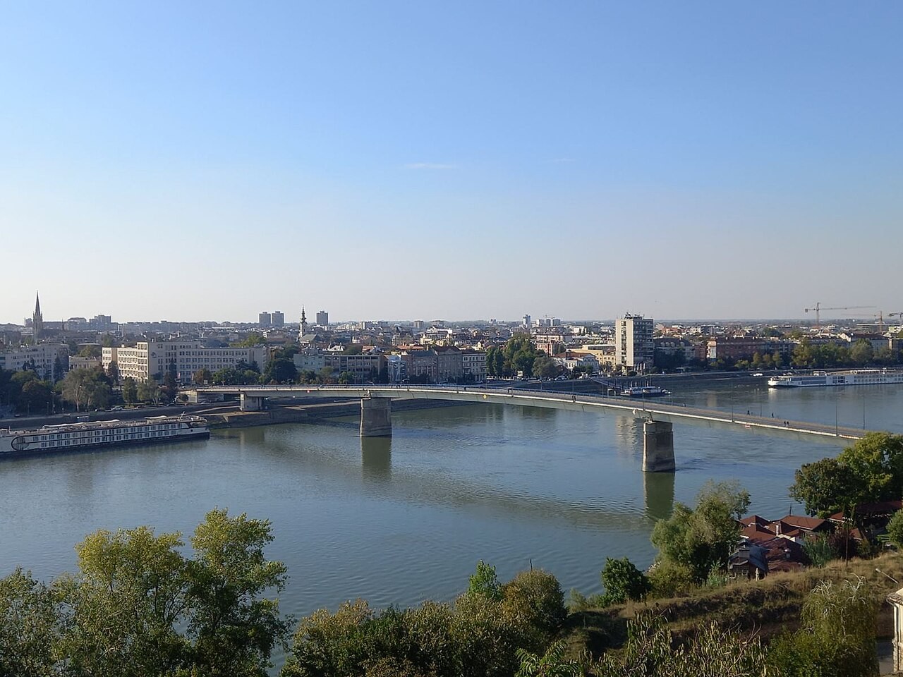 ИМА НАЈАВА ЗА ПОСТАВУВАЊЕ НА СПОМЕНИК „МАЈКА МАКЕДОНИЈА“ ВО НОВИ САД:  Грците и Бугарите се побунија