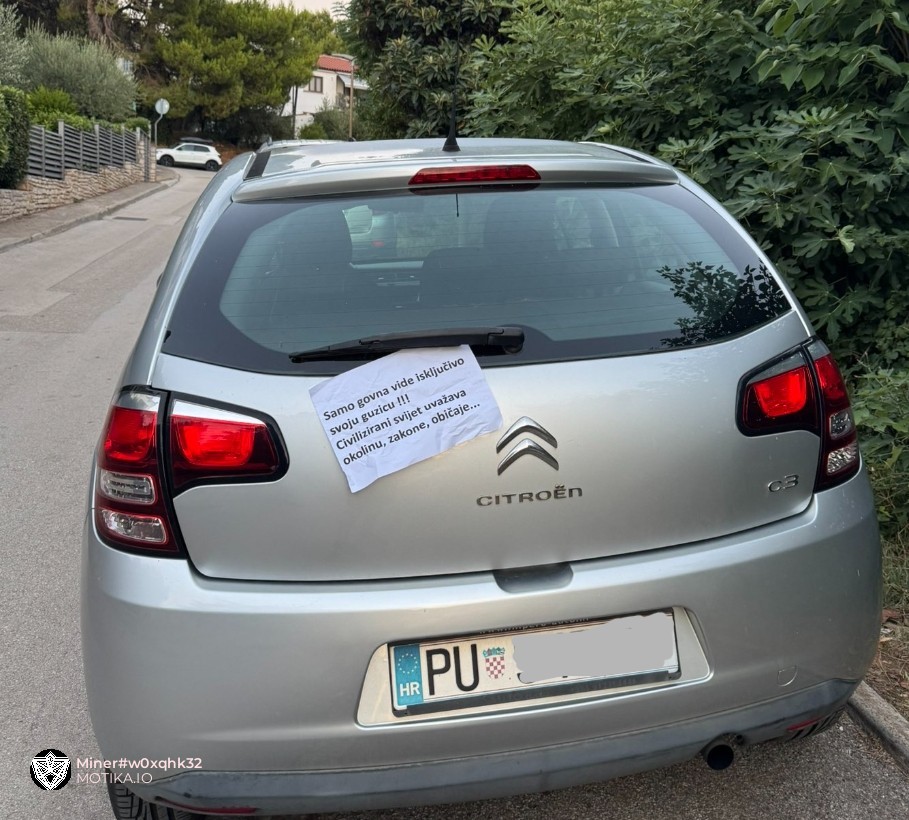 Пораката што еден Хрват му ја закачил на автомобилот на несовесен возач