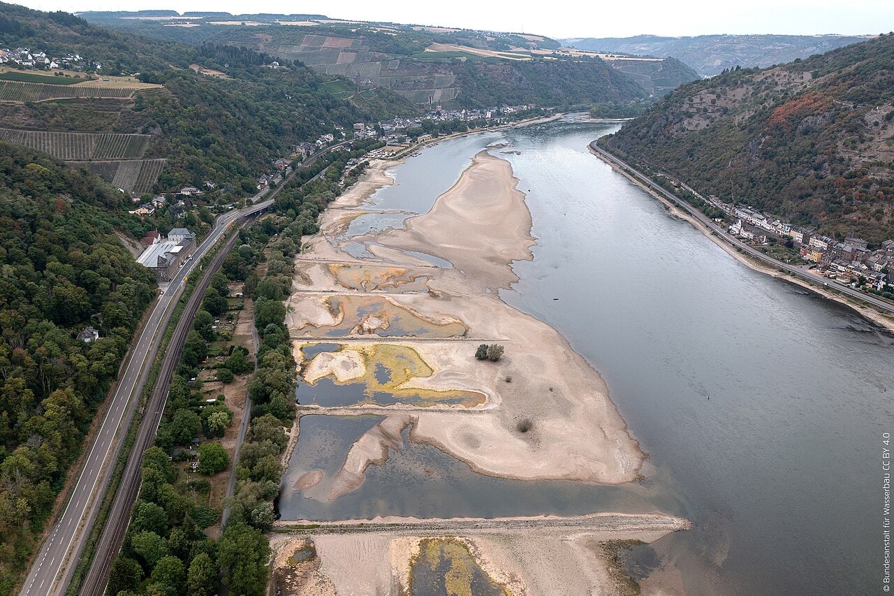 ЌЕ ЈА ПОВЛЕЧЕ ЛИ КАТАСТРОФАЛНИОТ ВОДОСТОЈ НА РАЈНА со себе во стагнација и болната германска економија?